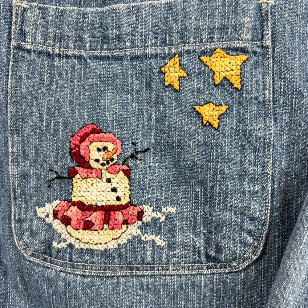 VTG Denim Shirt Women M Embroidered Christmas‎ Boho Grannycore Teacher Retro